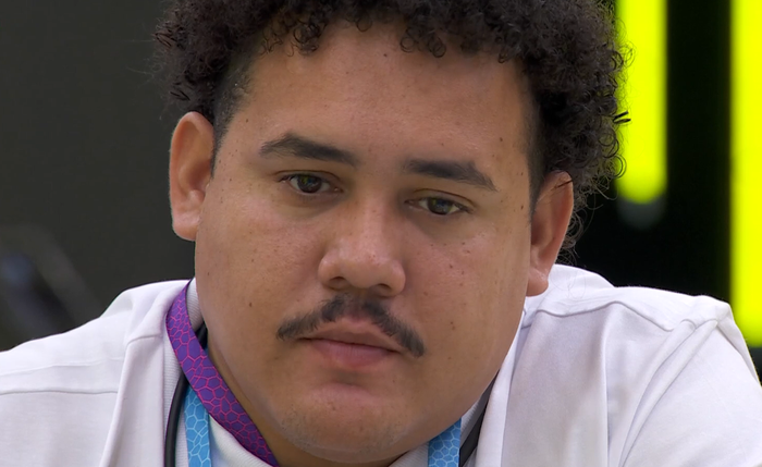 Lucas Buda durante almoço do anjo no BBB 24