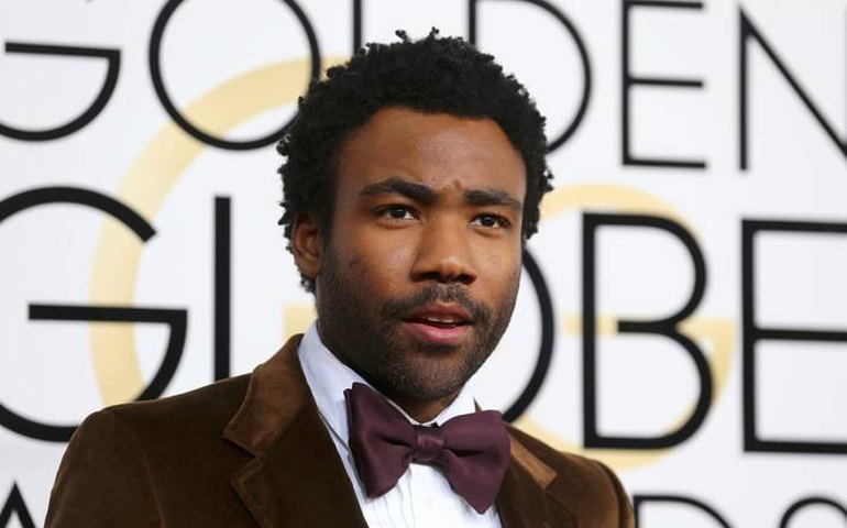 Donald Glover vai atuar e dirigir filme de ‘Homem-Aranha’, diz revista dos EUA