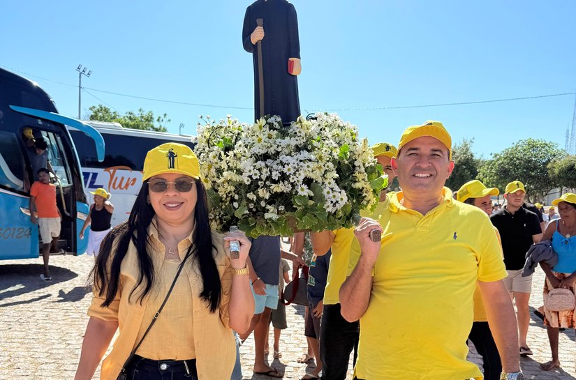 Romaria de Tanque d’Arca impressiona em Juazeiro do Norte com centenas de fiéis