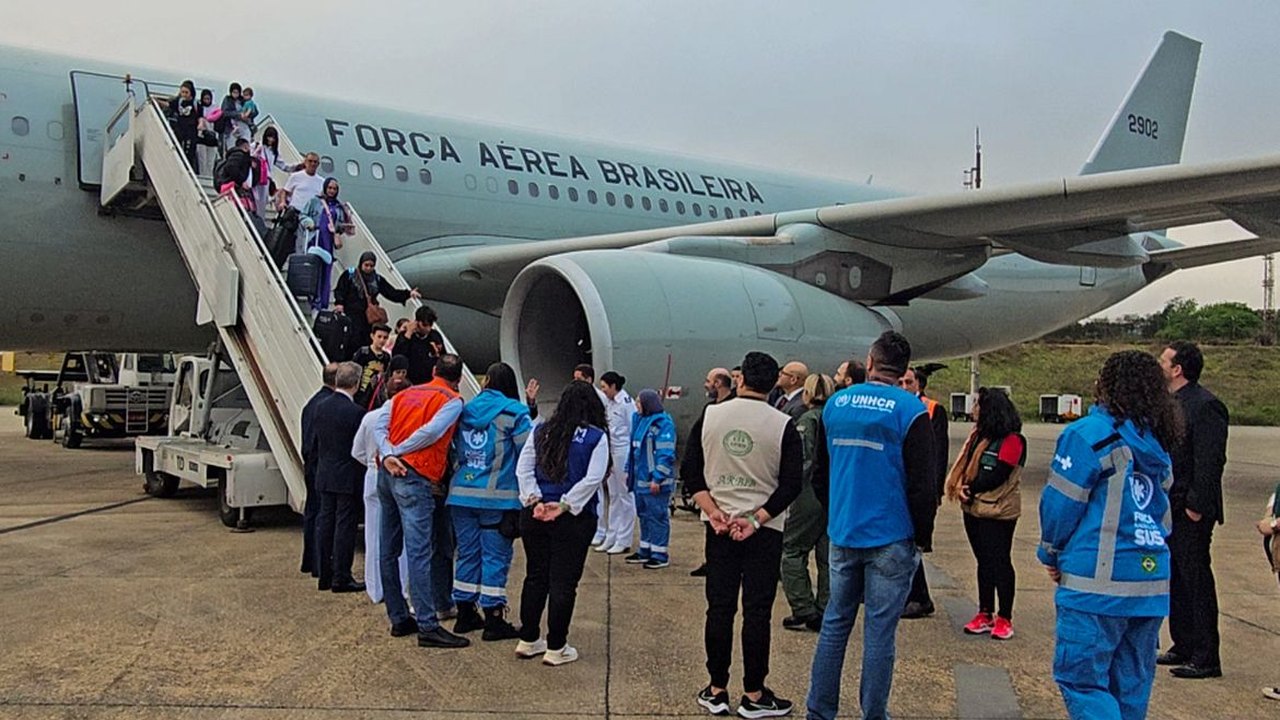Décimo voo da FAB chega a SP com 213 brasileiros resgatados do Líbano