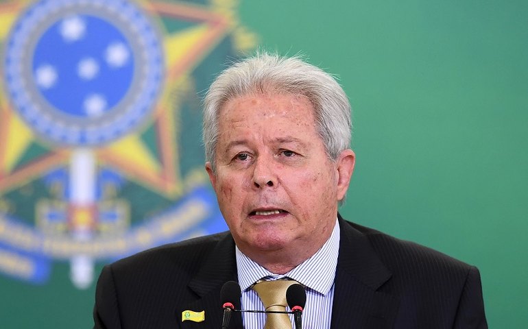 Sob pressão, presidente do BB sai do governo