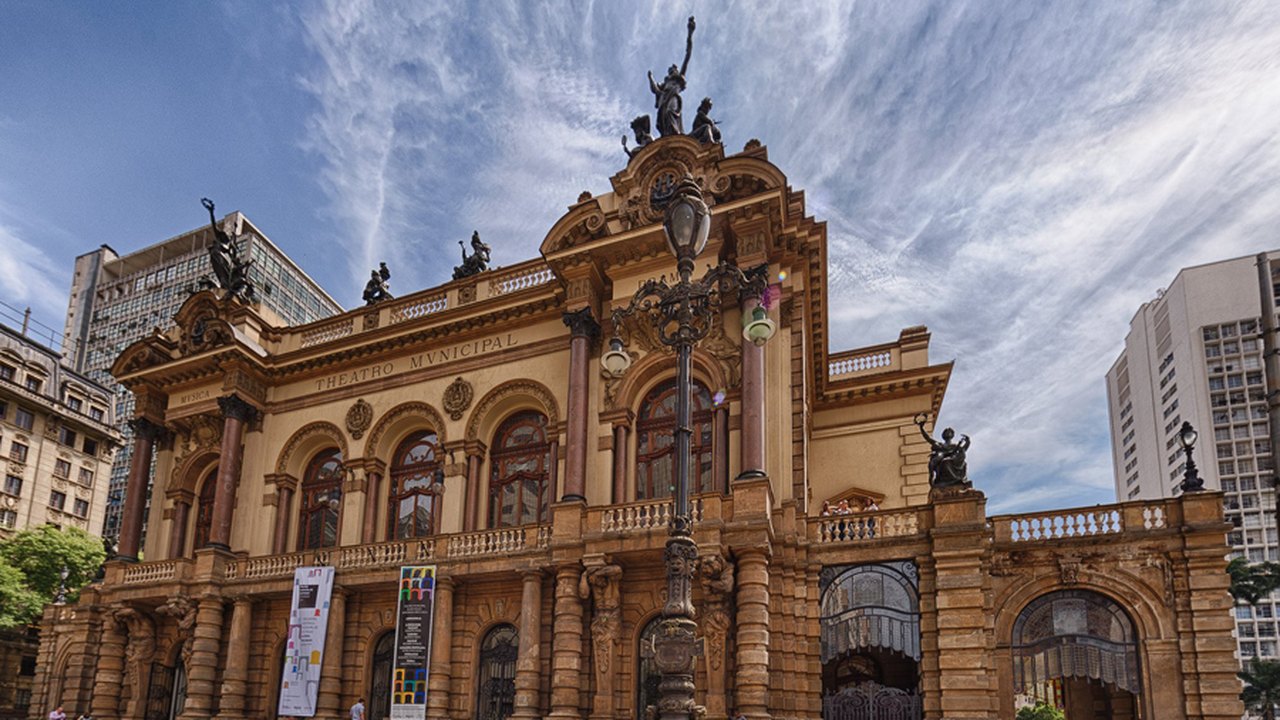 Exposição no Municipal presta tributo aos modernistas de 22
