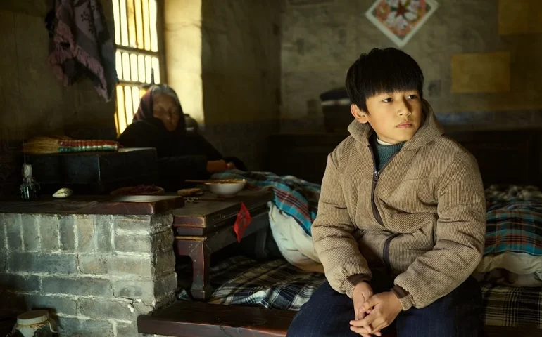 Vencedor do Urso de Prata de melhor direção em Berlim, 'Living The Land' chega aos cinemas brasileiros