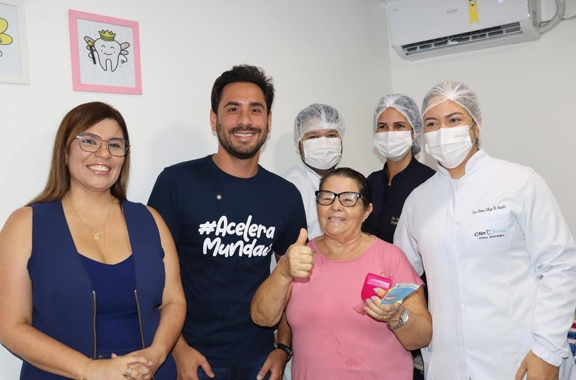 Transformando Sorrisos: Saúde de Santana do Mundaú lança programa de entrega de próteses dentárias
