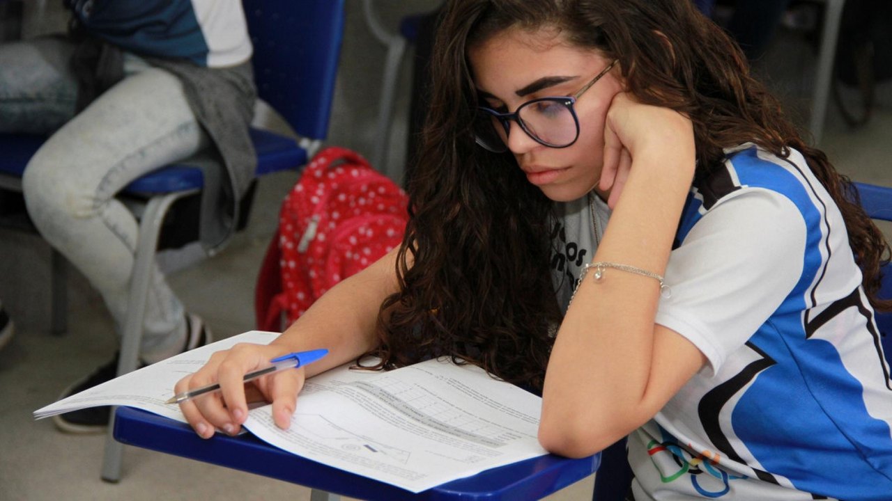 Prova Alagoas testa aprendizado de matemática e português de 154 mil estudantes da rede pública