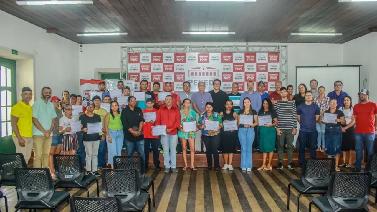 Parceria entre Prefeitura de Penedo e Senar Alagoas viabiliza curso técnico gratuito em Zootecnia. Clique aqui para se inscrever
