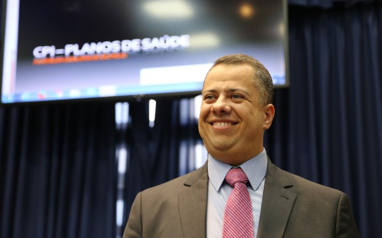 Vice-presidente da Alesp é denunciado por ameaçar colocar ‘cabresto’ em deputada