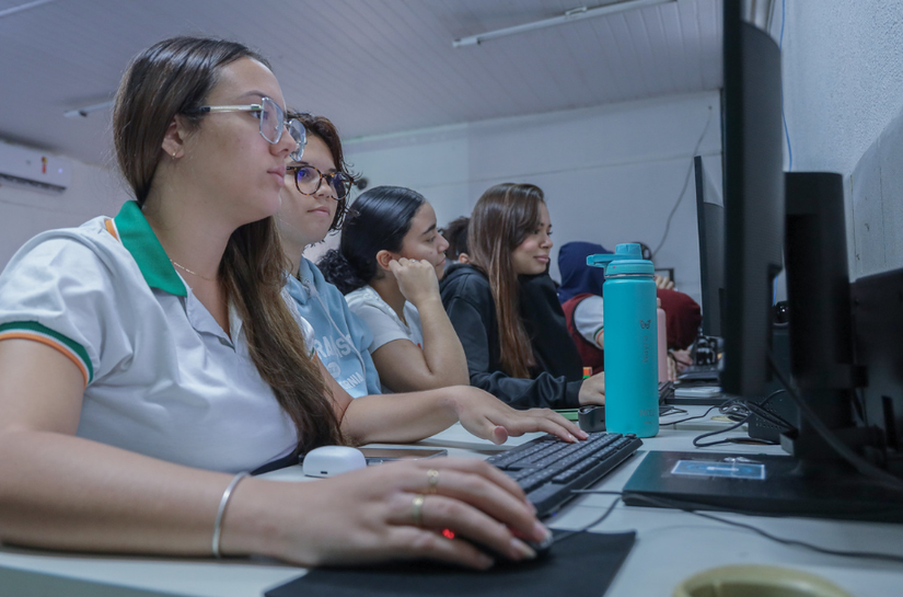 MCom divulga resultado de edital para levar internet banda larga e Wi-Fi a mais de 2 mil escolas públicas