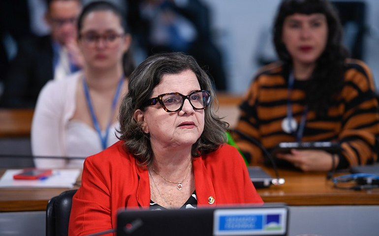 Teresa Leitão comemora 22 anos do Bolsa Família e elogia programa Gás do Povo