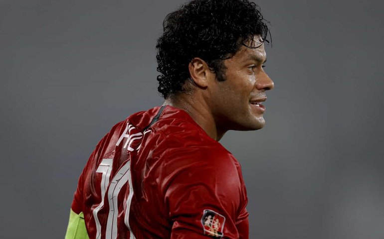 Palmeiras monitora situação do atacante Hulk na China e estuda fazer proposta