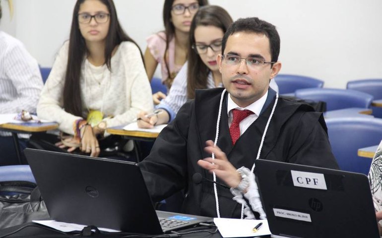 Igaci: Juiz eleitoral determina suspensão de perfis falsos que propagam fake news contra Petrúcio Barbosa