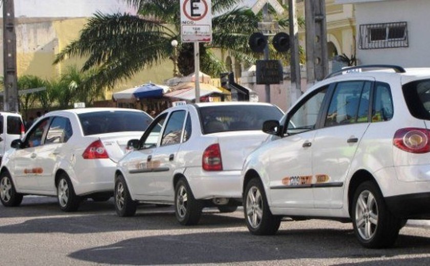 Mais de 400 taxistas do interior já deram entrada no cadastro da Arsal