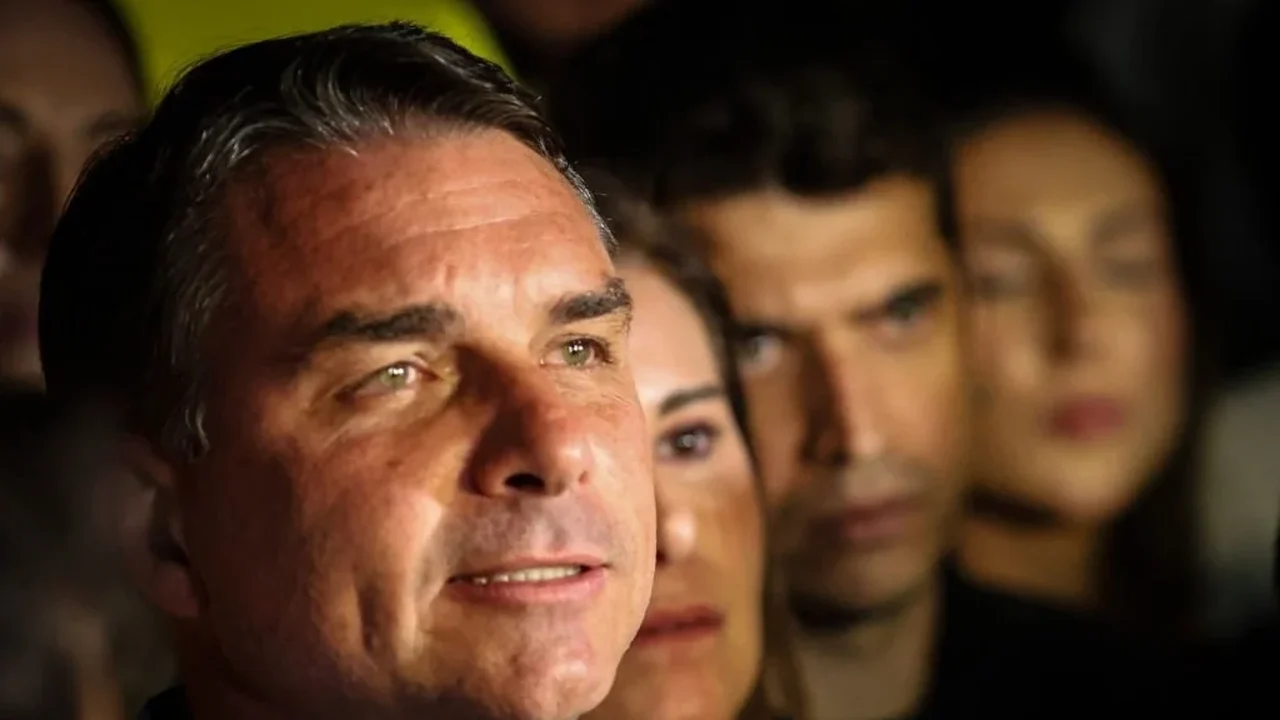 Almoço com Flávio põe em xeque discurso de imparcialidade da Globo