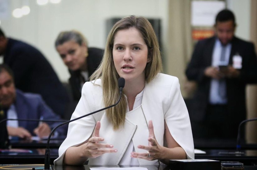 Deputada Cibele Moura repudia agressão praticada por advogado contra mulher; cenas foram flagradas por câmeras de segurança