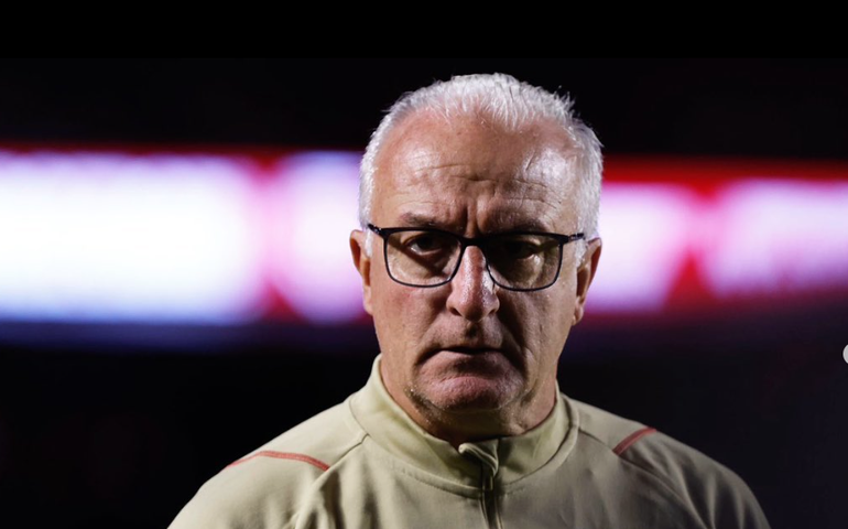 Homem de confiança de Dorival Jr, Alisson renova com São Paulo até 2026: 'Momento muito feliz'