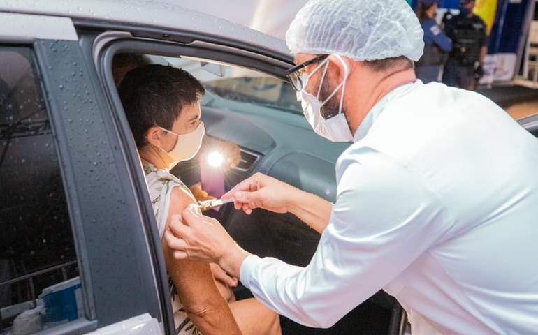 Prefeitura só vacinará esta quinta (15) e sexta-feira pessoas que precisam tomar a 2ª dose