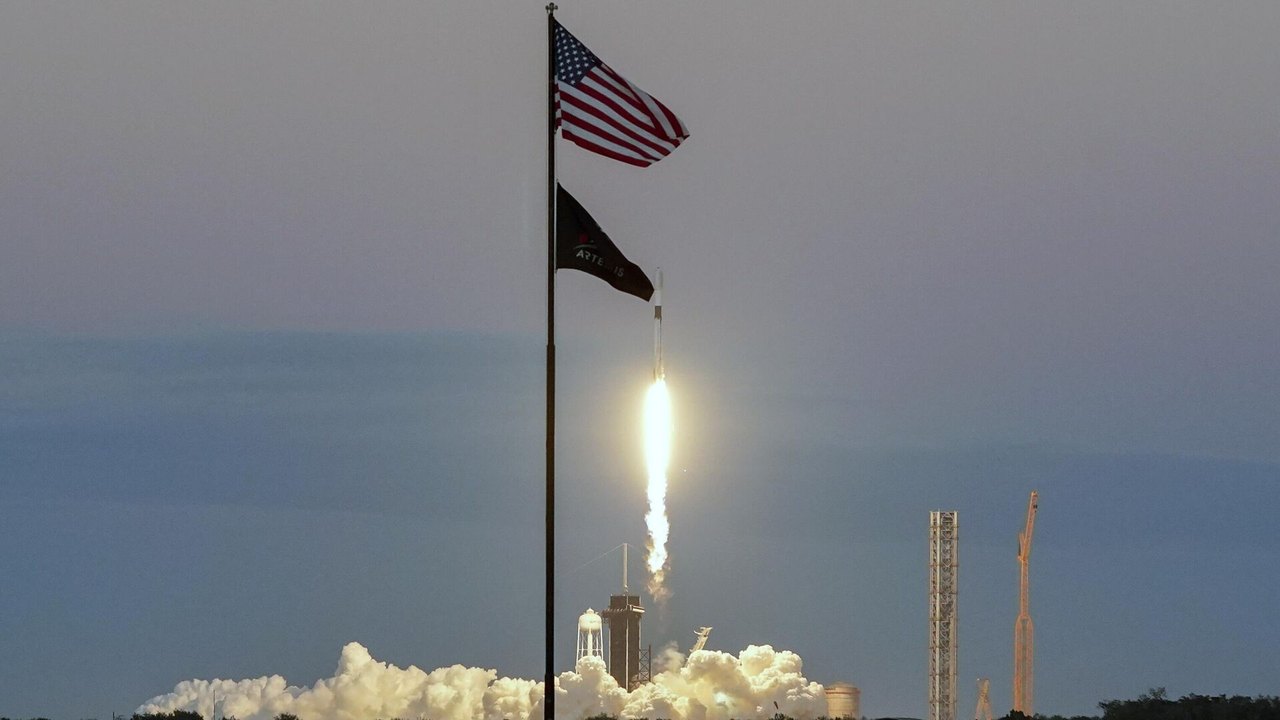 Musk quer realocar recursos da NASA para enviar humanos a Marte, diz mídia