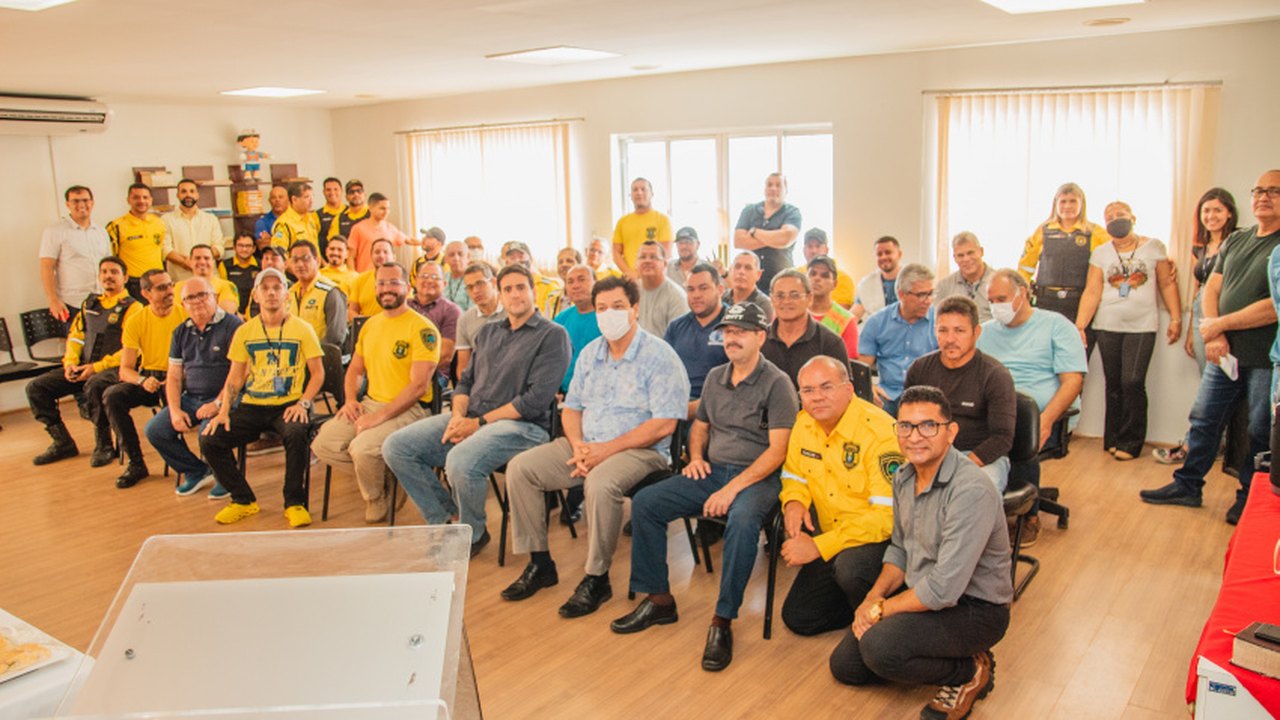 SMTT realiza café da manhã alusivo ao Dia dos Pais e homenageia servidores