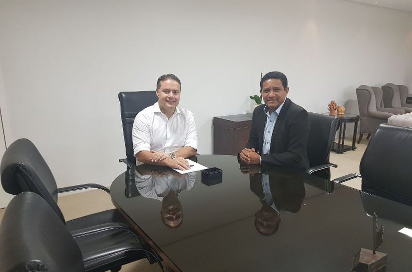 Prefeito Júlio e governador Renan alinham ações para o município de Palmeira