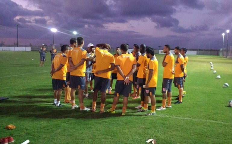 CRB terá mais de uma semana de treino antes de encarar o Náutico
