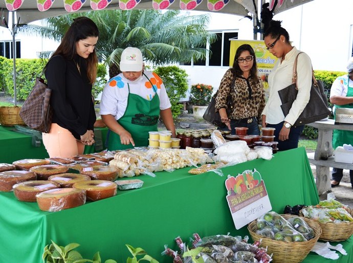 Hoje tem Feira da Agricultura Familiar no Barro Duro