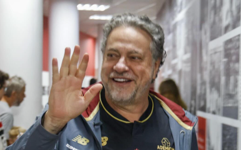 Presidente do São Paulo volta a atacar arbitragem e dispara: 'O Brasileirão está manchado'