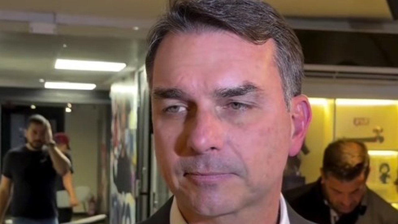 Flávio Bolsonaro terá decisão final sobre candidatura de Cláudio Castro ao Senado pelo PL