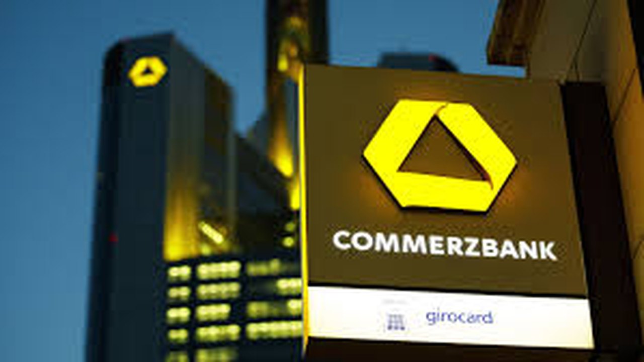 Commerzbank quase dobra lucro no 2º trimestre e CEO pede diálogo após avanço do UniCredit