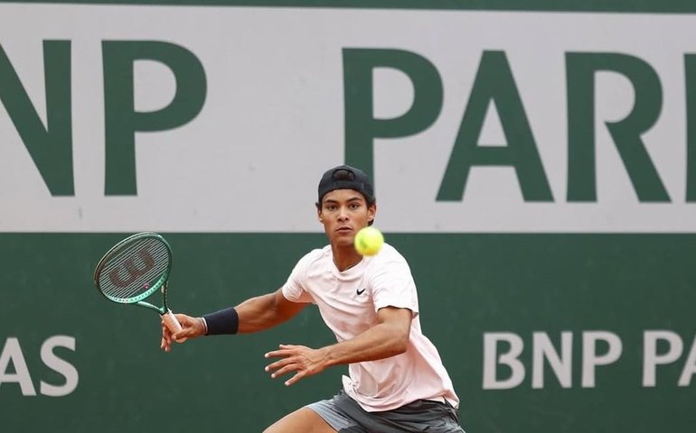 Roland Garros: Luis Guto Miguel bate compatriota e vai à final juvenil