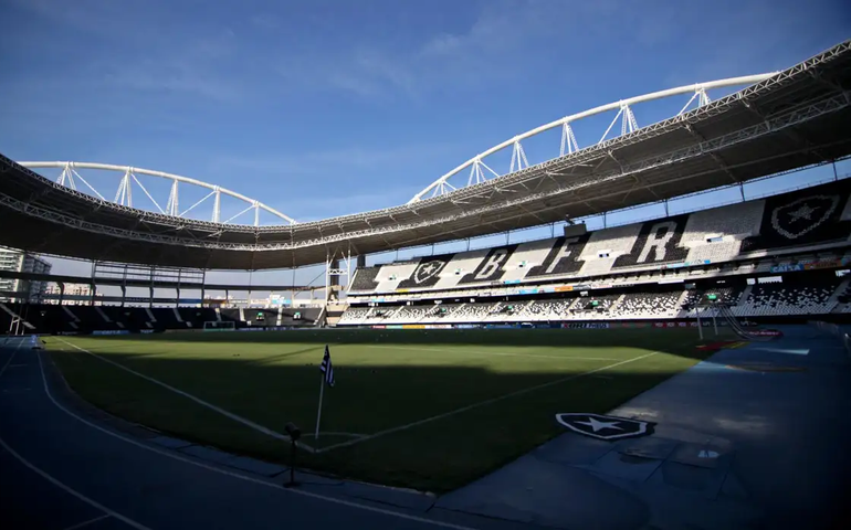 Pedrinho explica escolha do Vasco pelo Engenhão na semi do Carioca e revela consulta ao elenco