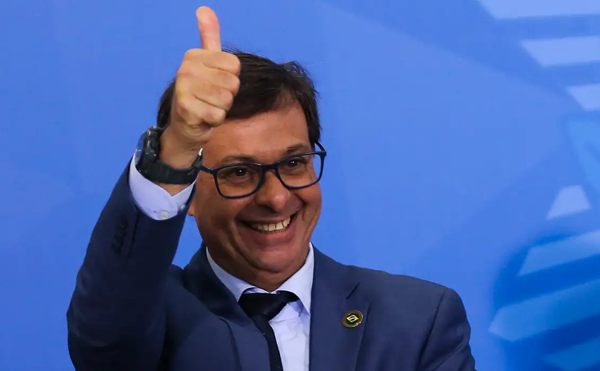 Ex-ministro Gilson Machado é preso pela Polícia Federal no Recife