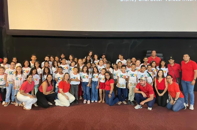 Semana das Crianças: Assistência Social de Branquinha leva grupo ao cinema