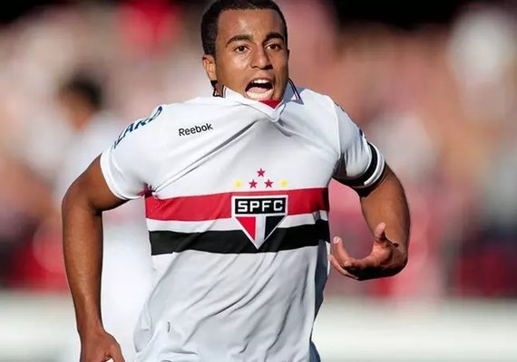 Lucas Moura acerta volta ao São Paulo até o fim de 2023 e já treina no clube nesta semana