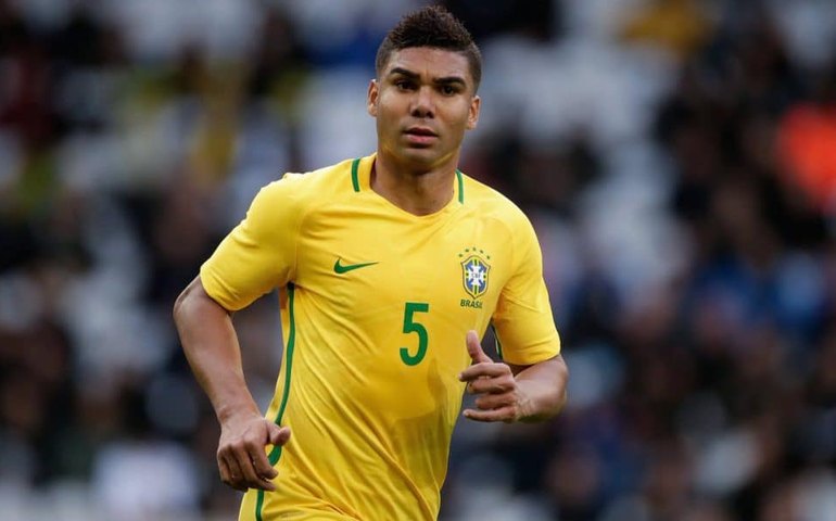 Casemiro se despede de companheiros do Real e não é relacionado contra o Celta