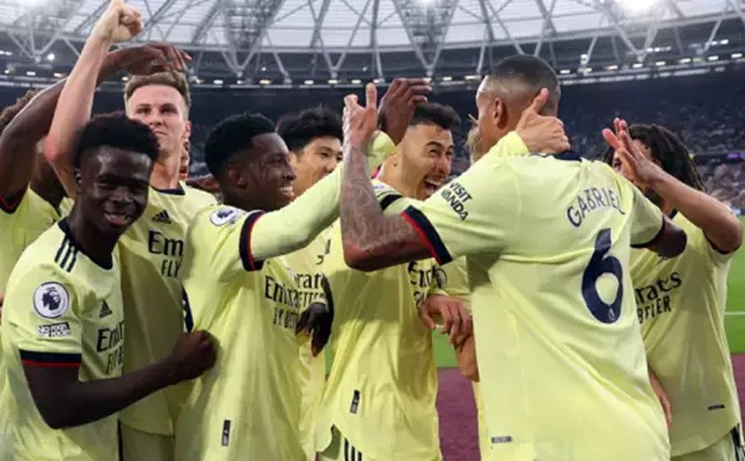 Com gol brasileiro, Arsenal vence West Ham e recupera 4ª colocação no Inglês