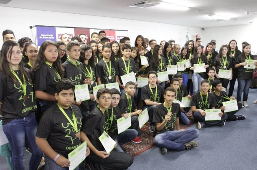 Governo e Ufal entregam medalhas das Olimpíada de Matemática