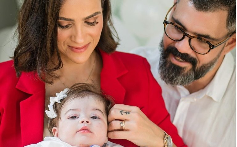 Leticia Cazarré pede orações para filha caçula: 'Está com temperatura e frequência cardíaca instáveis'