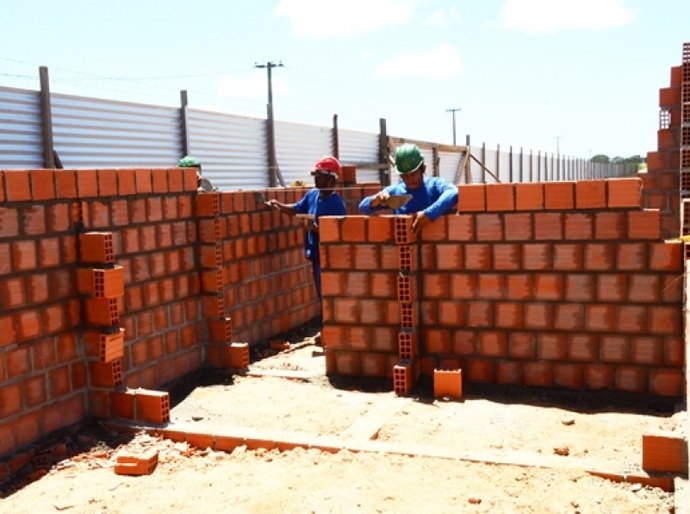 Construção do Hospital Regional do Norte gera renda para população