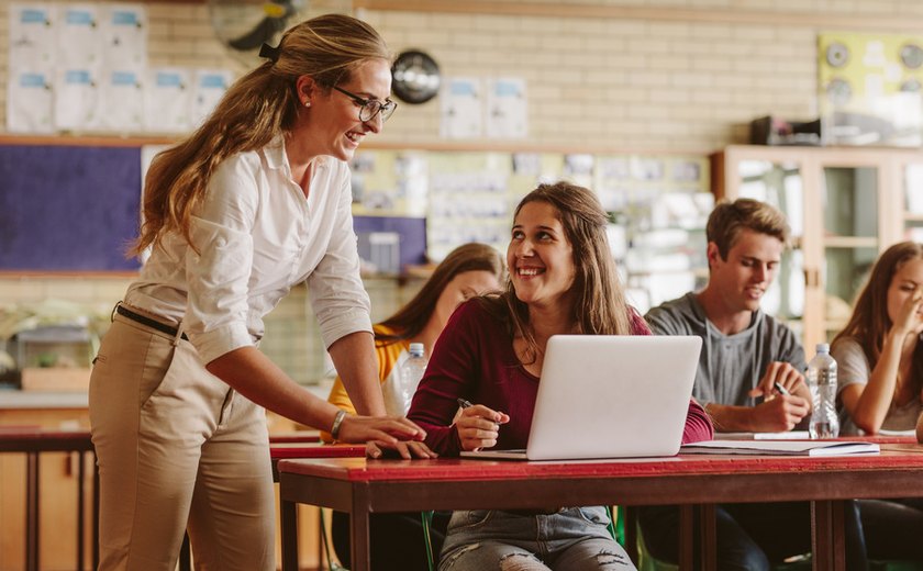 Desafio Criativos da Escola seleciona melhores projetos estudantis de impacto social