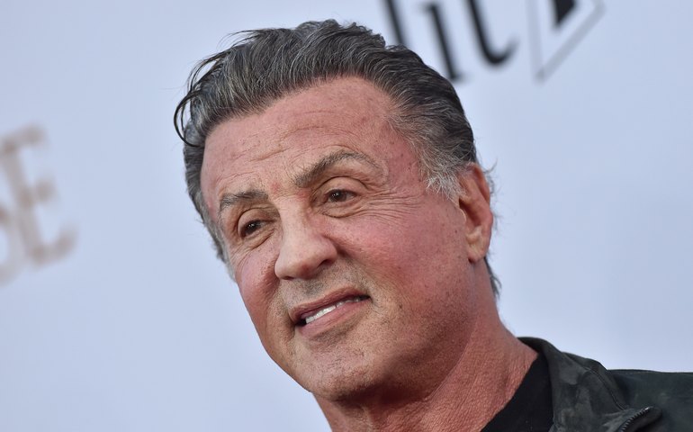 Stallone vai lançar coleção de NFTs com quase 10 mil itens