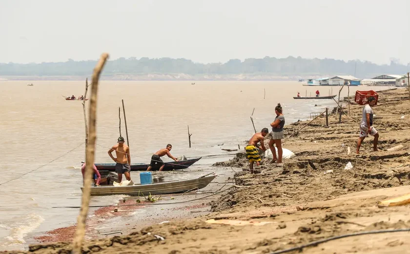 Governo concede auxílio a pescadores afetados por seca na Região Norte