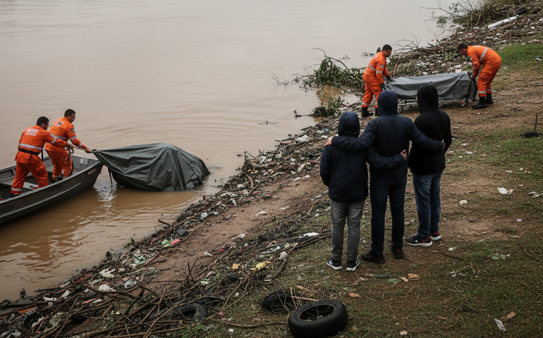 Corpo de entregador desaparecido é encontrado no Rio Tietê após enxurrada