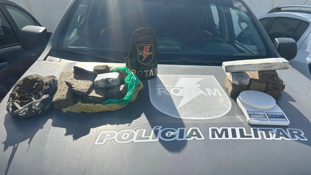 Polícia Militar apreende arma de fogo e 4,2 quilos de maconha e prende acusado de embriaguez ao volante em Maceió