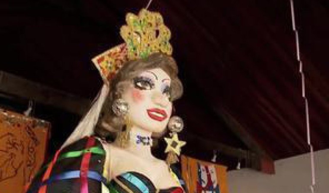 Fervilha Maceió com as prévias carnavalescas