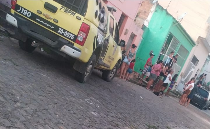 A adolescente foi atingida com tiros na cabeça