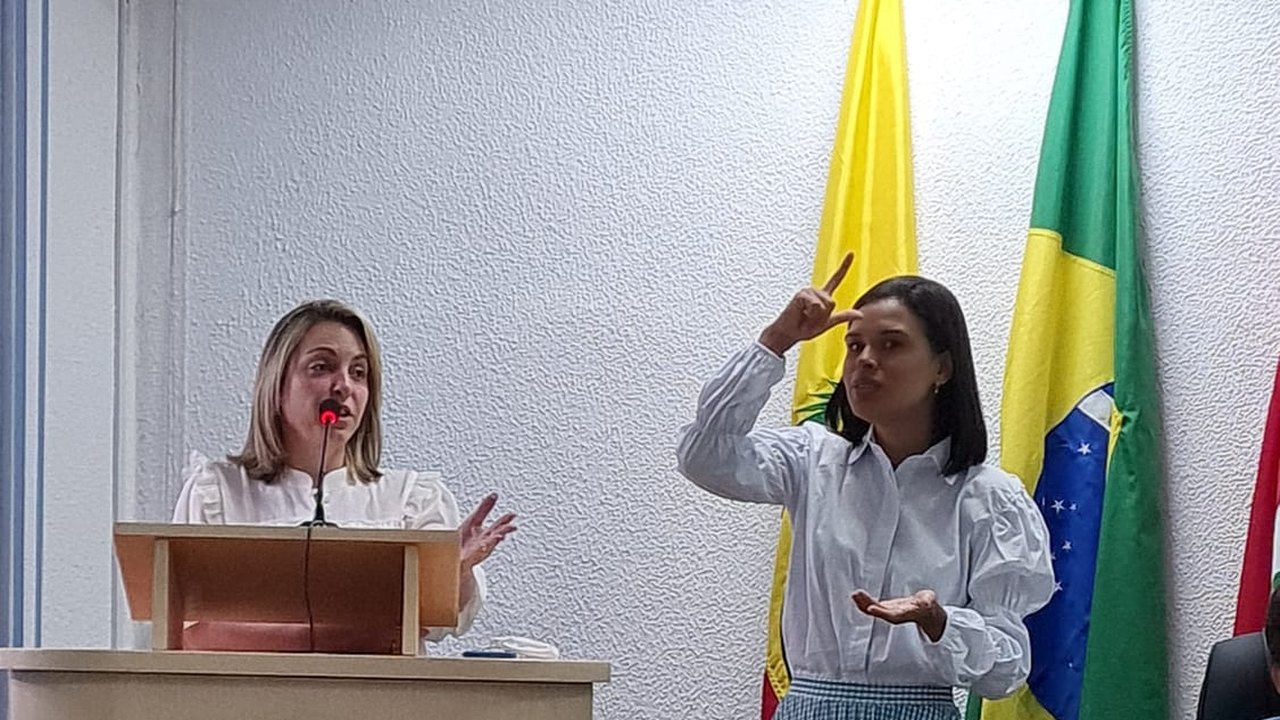 Vereadora Thais Canuto cobra maior valorização para servidores da saúde