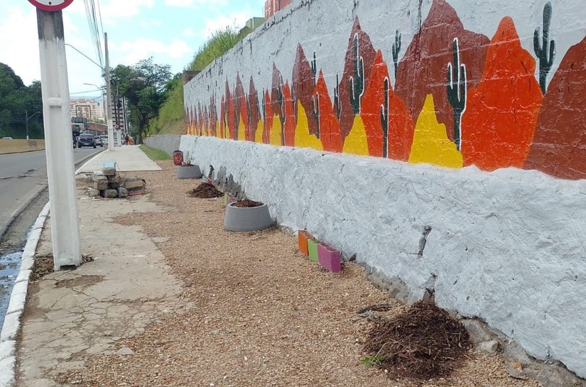 Objetos são furtados de ponto revitalizado no bairro do Jacintinho