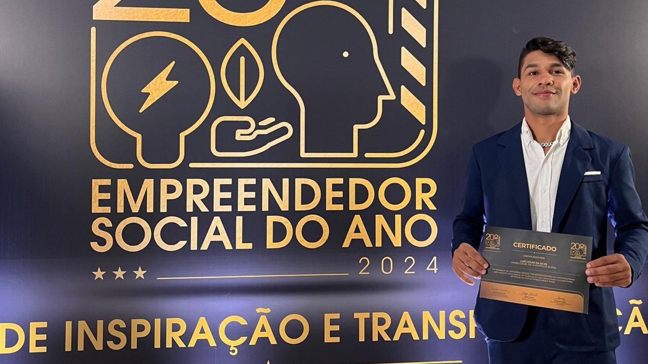 Egresso de escola estadual de Alagoas é premiado como Jovem Transformador no Prêmio Empreendedor Social 2024