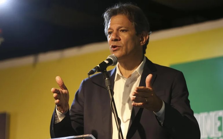 Haddad: Não despachei com Lula sobre combustíveis ainda