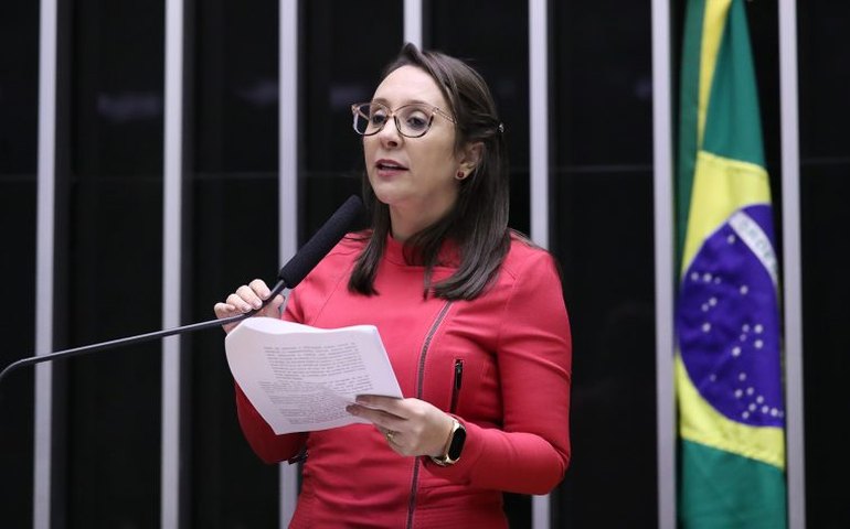 Câmara aprova projeto que cria protocolo para atender vítima de assédio em boate
